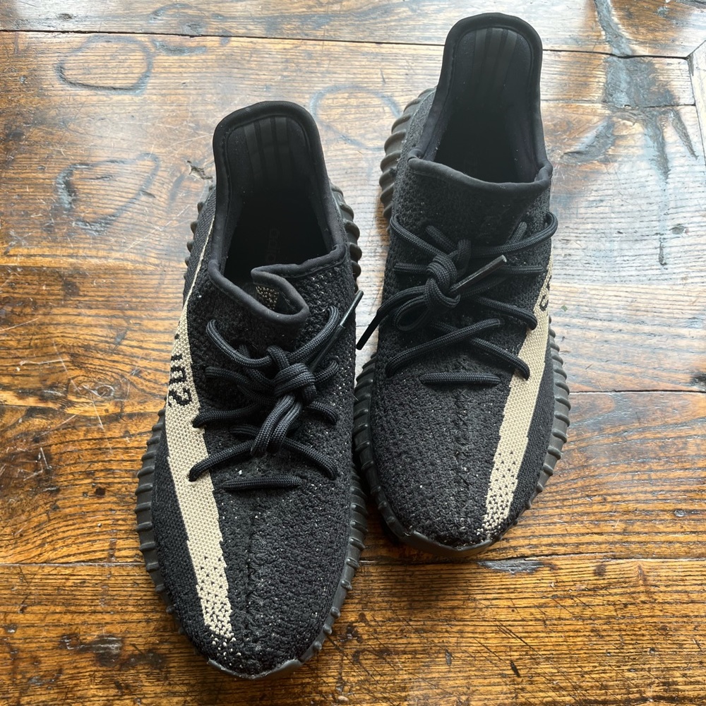 YEEZY BOOST 350 V2 OREO
